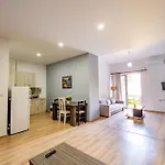 Roan Aparthotel *