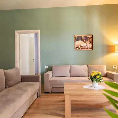 Aparthotel Roan *