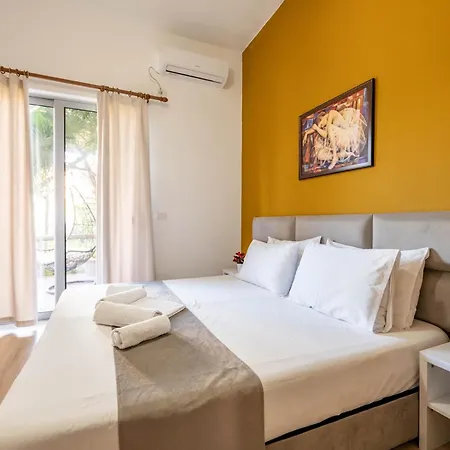 Roan מלון דירות סרנדה
