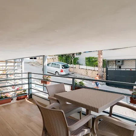 Roan Aparthotel