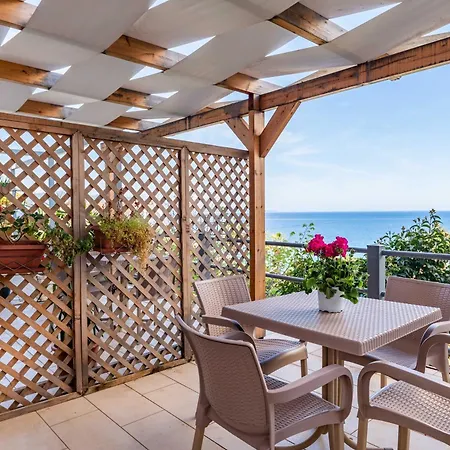 Roan Lägenhetshotell Sarandë